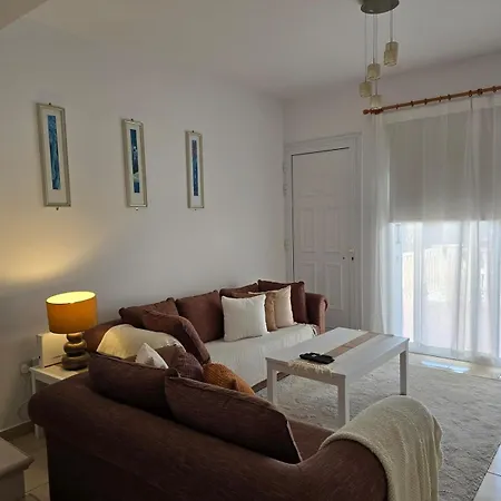 Beautiful Townhouse In Paradise * بييا