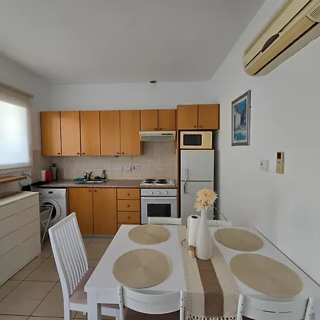 Beautiful Townhouse In Paradise Peyia