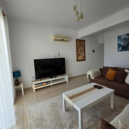 Beautiful Townhouse In Paradise Hébergement de vacances Peyia
